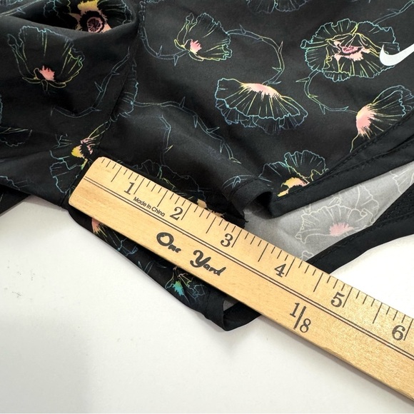 Nike Running Shorts 3” Lined Light Dri-Fit Women’s XS Black Floral High Waisted - Picture 10 of 12